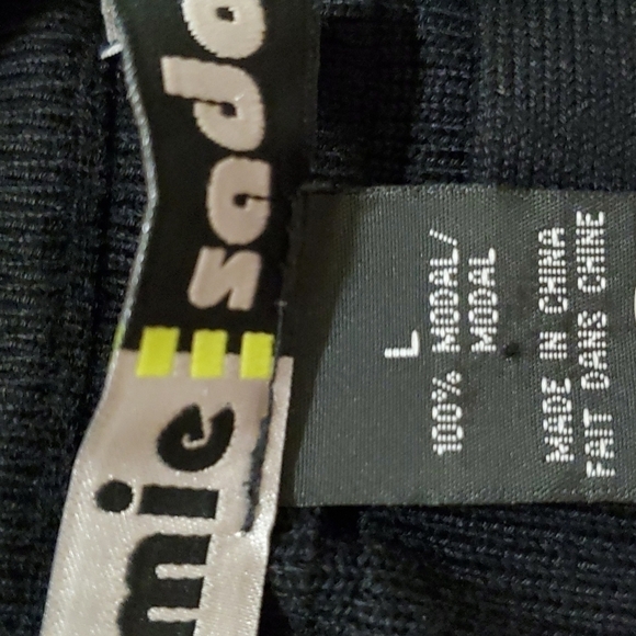 𝅺JAMIE Sadock black knit vest with zip pocket closure - Picture 4 of 5